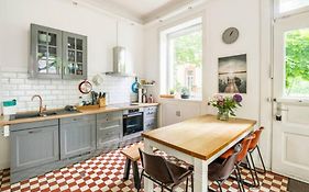 Großzügige Altbauwohnung in Bestlage